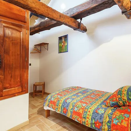 Detached Holiday With Shared Swimming Pool In A Marvellous Nature Reserve Réquista